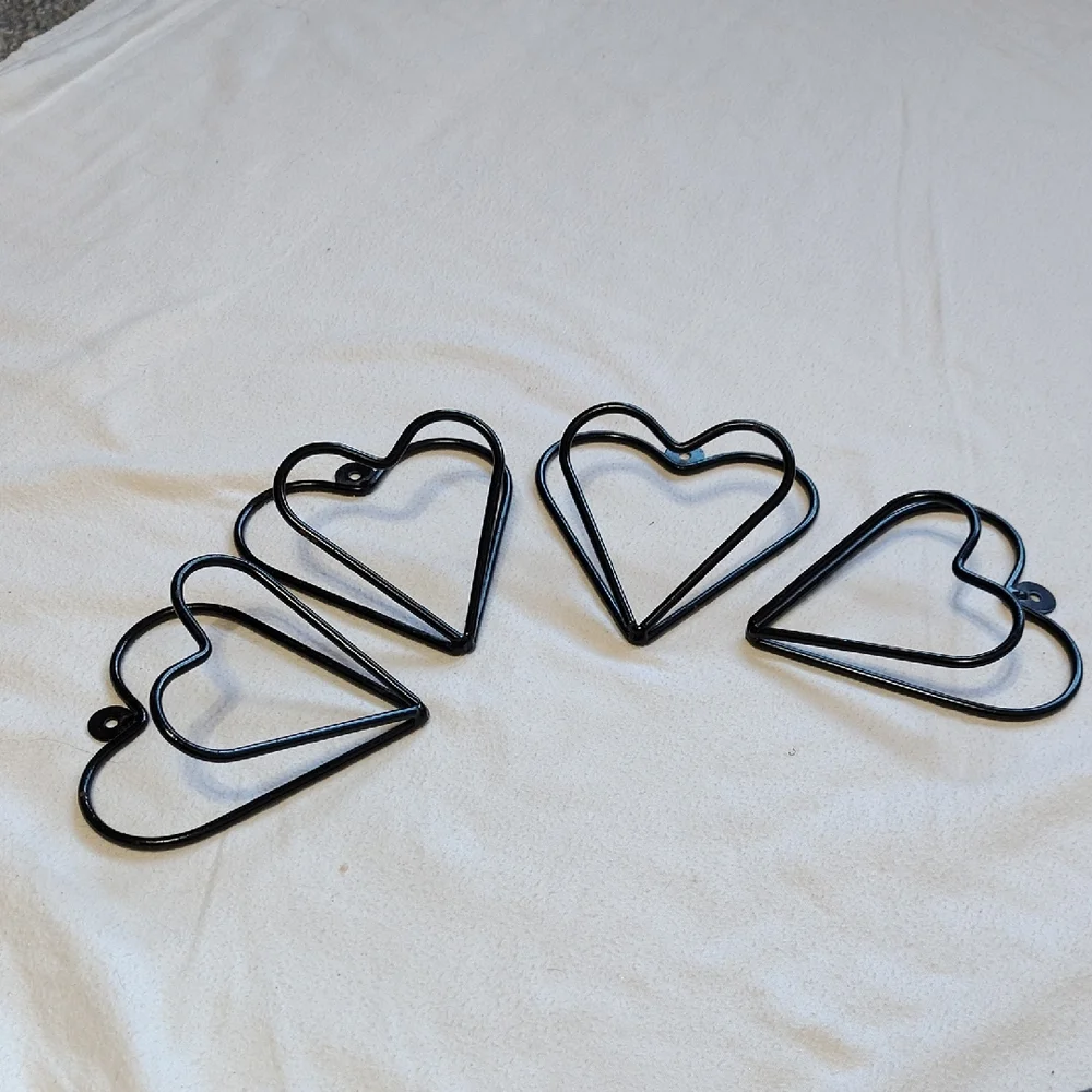 Black Heart-Shaped Metal Wall Hooks - Decorative Home Wall Decor